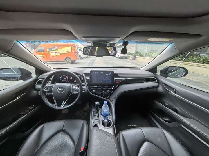 Фото 7 - Toyota Camry