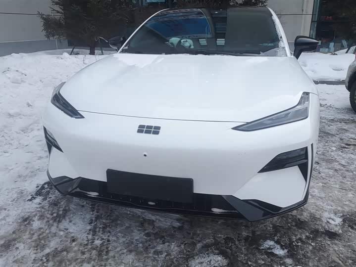 Фото 2 - Geely Galaxy E8