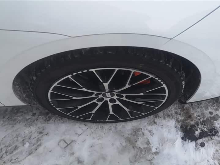 Фото 6 - Geely Galaxy E8