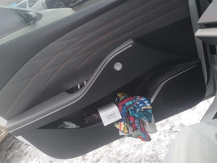 Фото 7 - Geely Galaxy E8