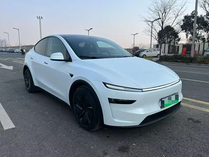 Фото 3 - Tesla Model Y