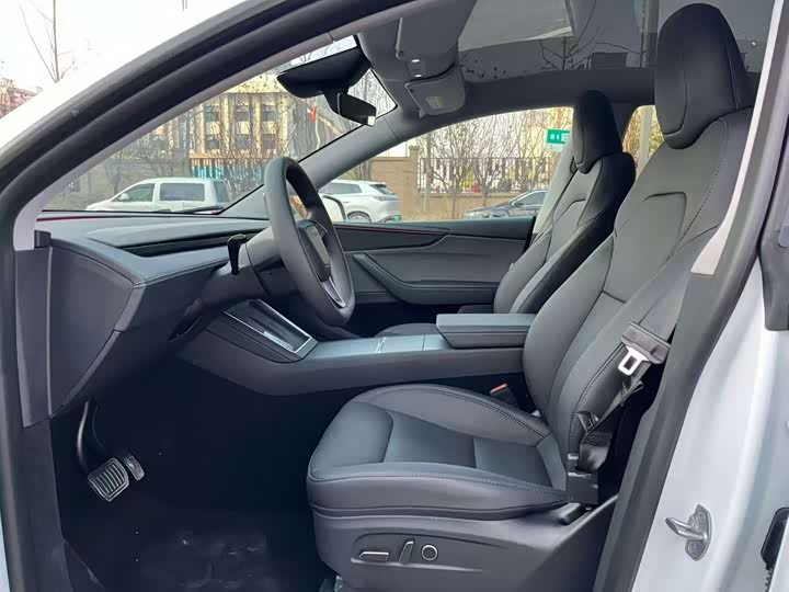 Фото 8 - Tesla Model Y