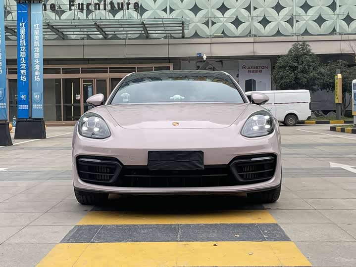 Фото 2 - Porsche Panamera