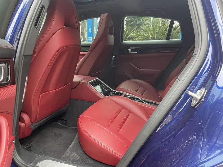 Фото 9 - Porsche Panamera