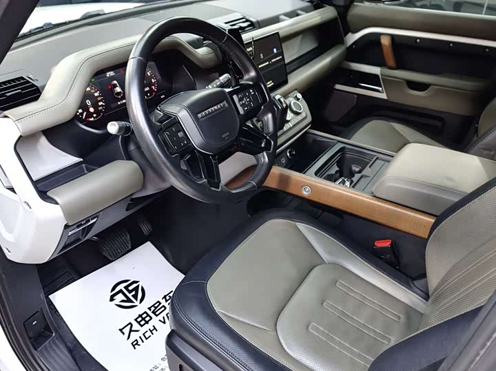 Фото 4 - Land Rover Defender