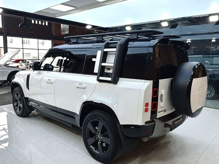 Фото 8 - Land Rover Defender