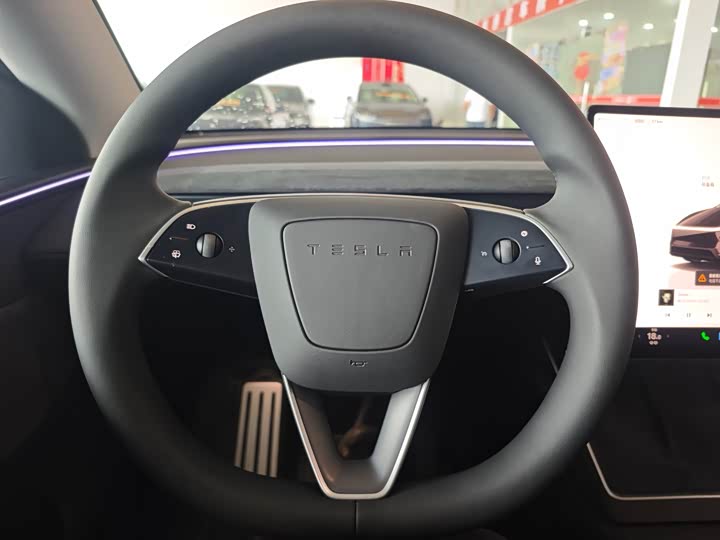 Photo 6 - Tesla Model Y