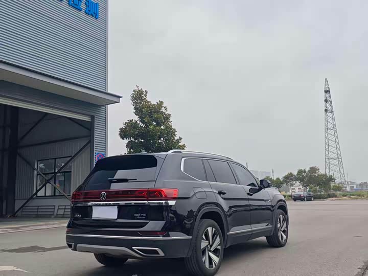 Photo 6 - Volkswagen Teramont Pro