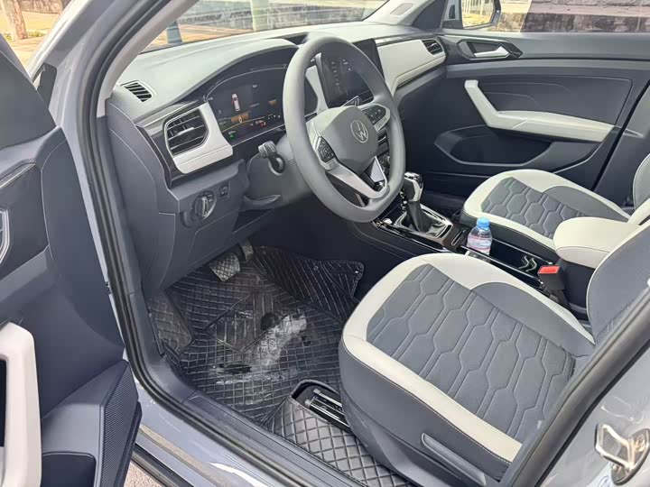 Фото 9 - Volkswagen Tharu