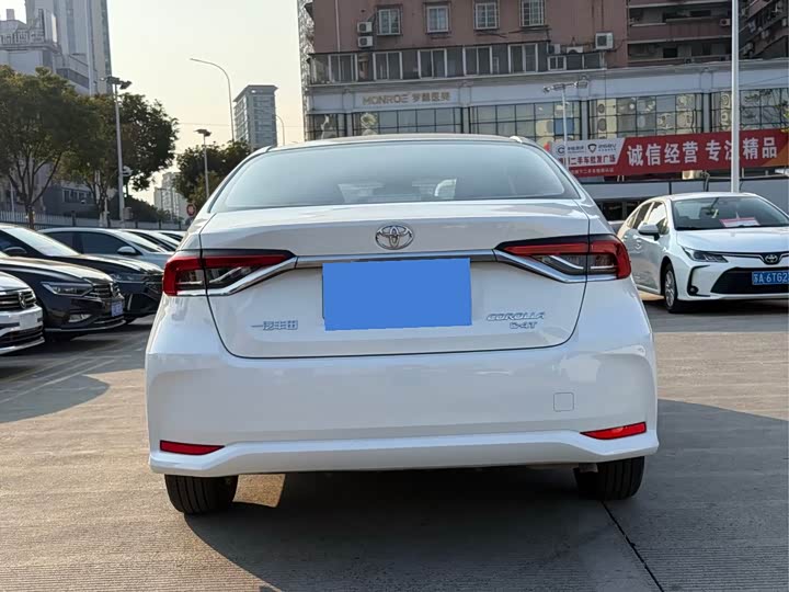 Фото 5 - Toyota Corolla