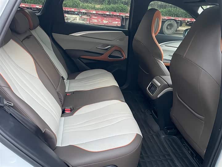 Photo 6 - BYD Song Pro