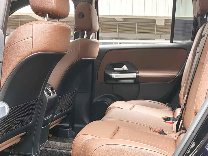 Фото 8 - Mercedes-Benz GLB-Class