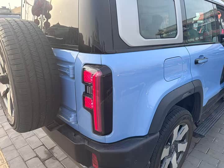 Photo 4 - BAIC Beijing BJ40 Hybrid