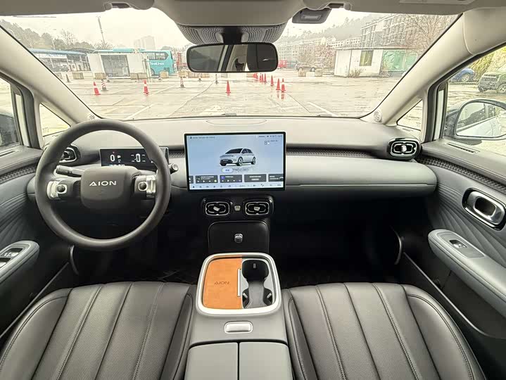 Фото 4 - GAC Aion UT