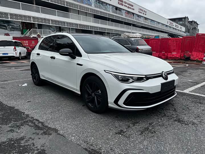 Фото 3 - Volkswagen Golf