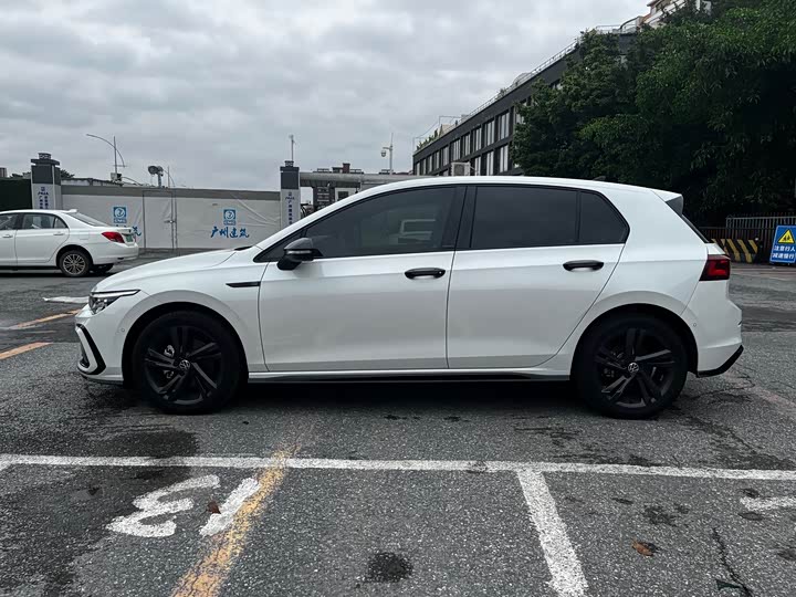 Фото 4 - Volkswagen Golf