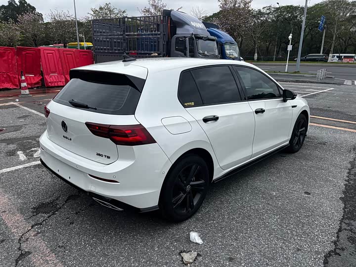 Фото 6 - Volkswagen Golf