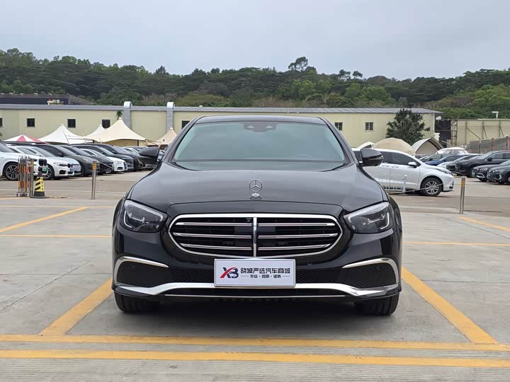 Фото 2 - Mercedes-Benz E-Class