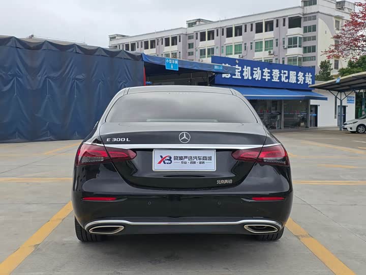 Фото 7 - Mercedes-Benz E-Class