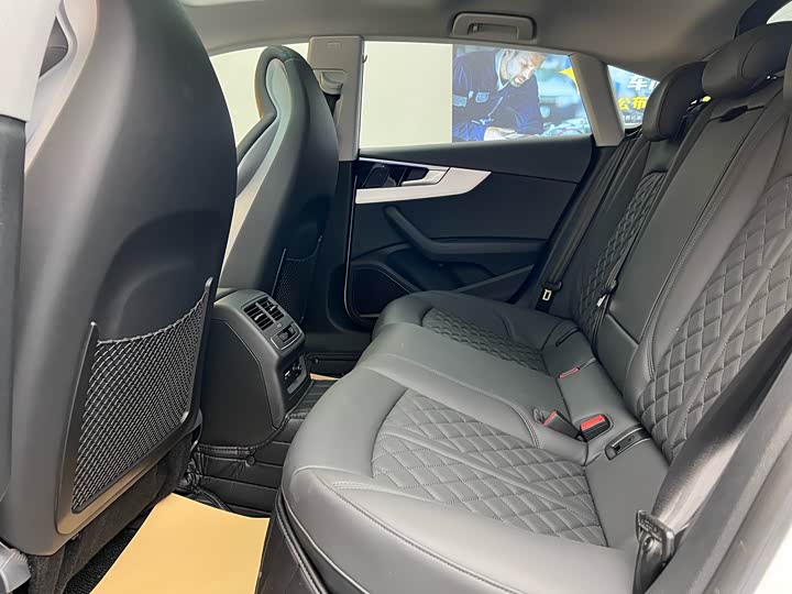 Фото 9 - Audi A5