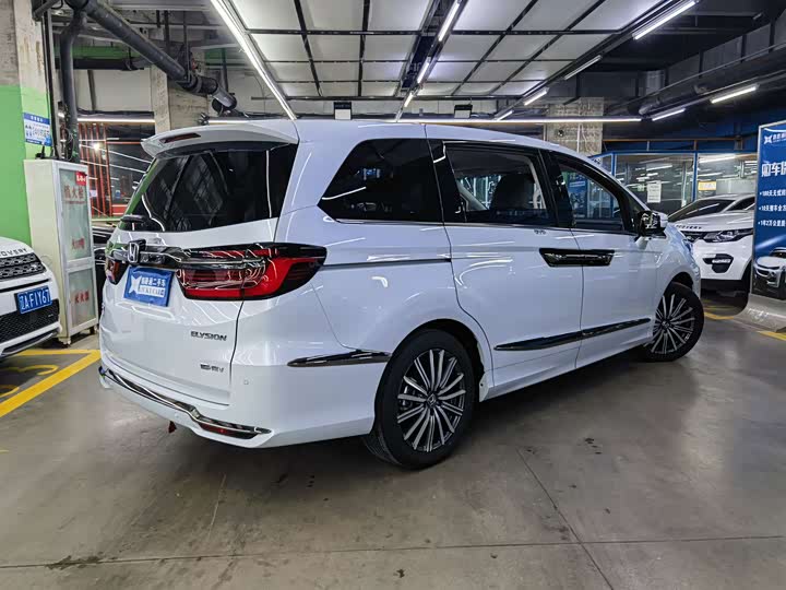 Фото 4 - Honda Elysion