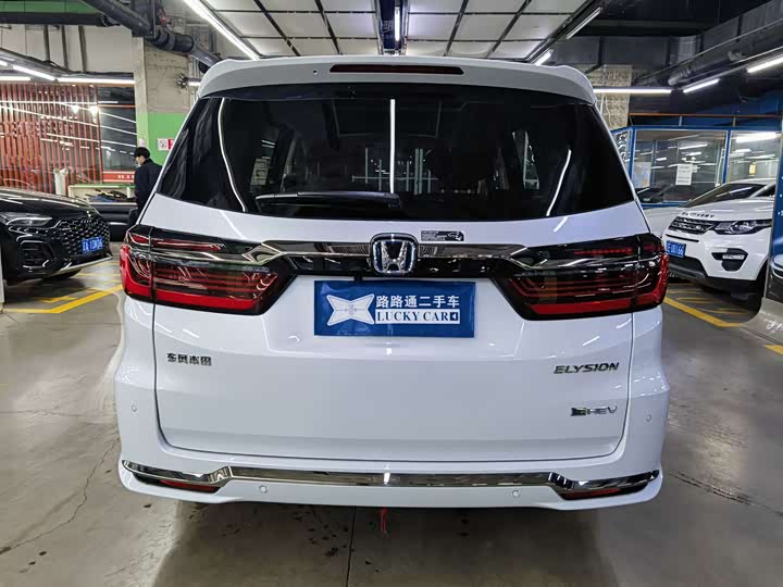 Фото 5 - Honda Elysion