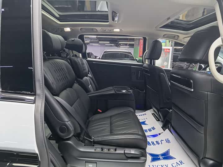 Фото 9 - Honda Elysion