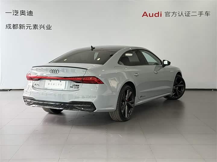 Фото 4 - Audi A7L