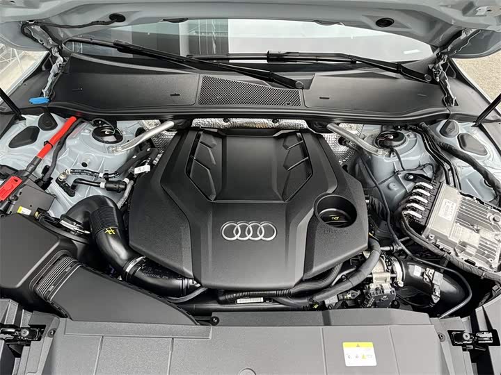 Фото 8 - Audi A7L