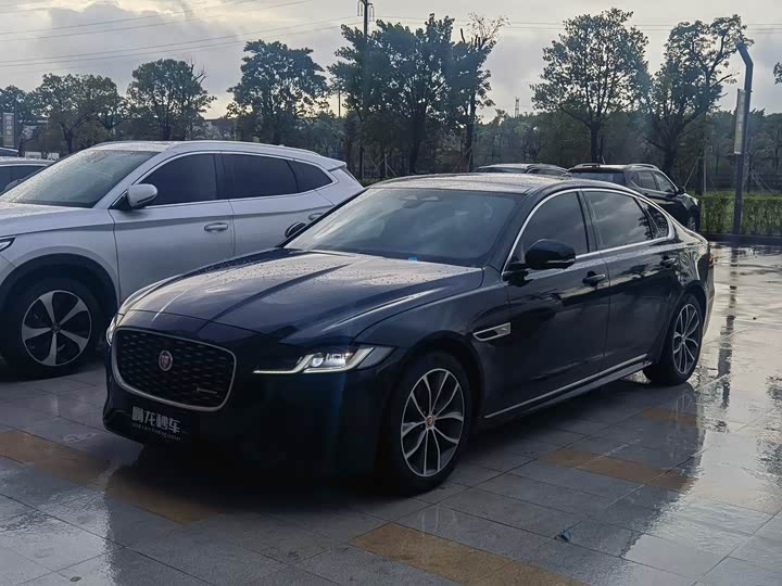 Фото 1 - Jaguar XF L
