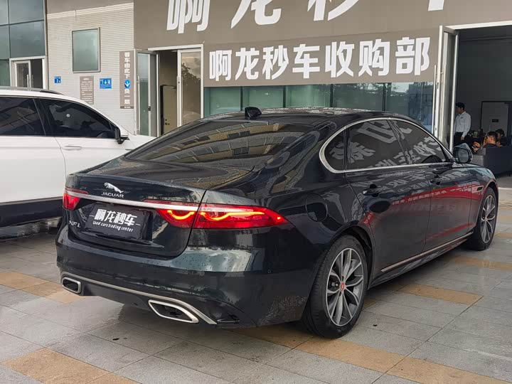 Фото 9 - Jaguar XF L