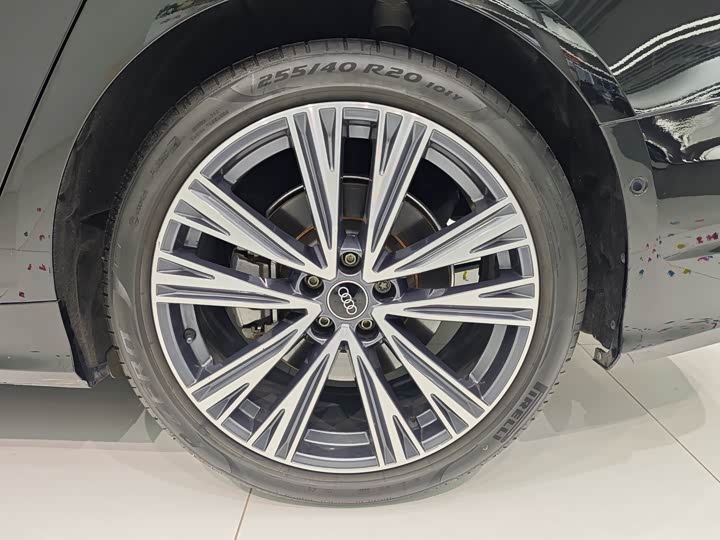 Фото 9 - Audi A6L