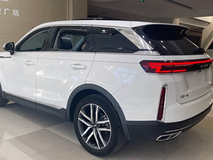 Фото 6 - Bestune T99