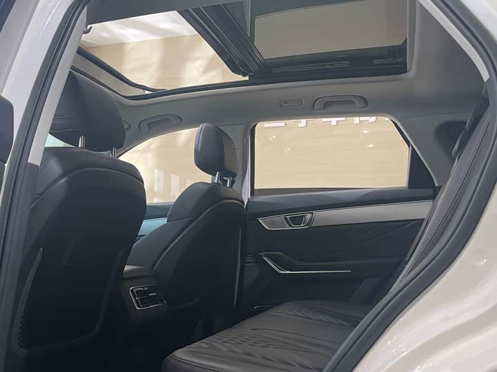 Фото 9 - Bestune T99