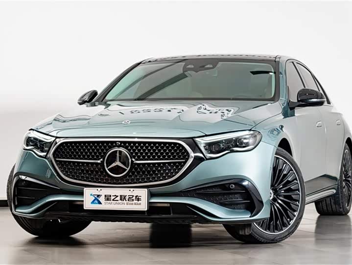 Фото 2 - Mercedes-Benz E-Class