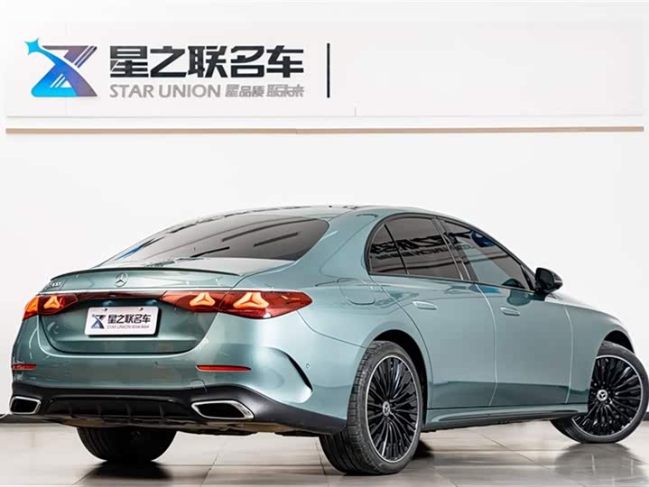 Фото 7 - Mercedes-Benz E-Class