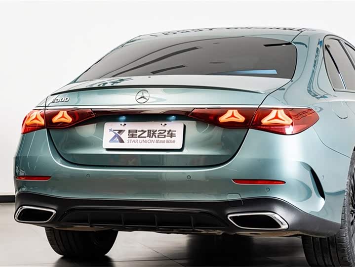 Фото 8 - Mercedes-Benz E-Class