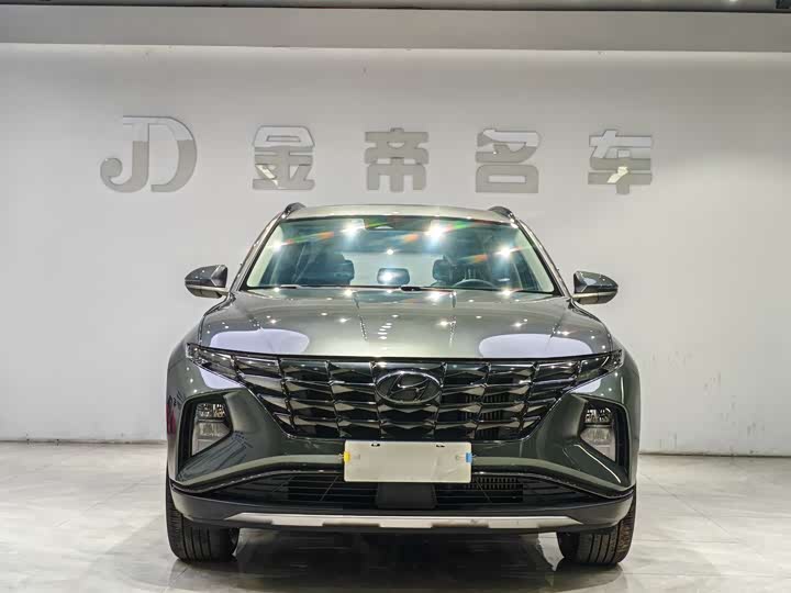 Photo 2 - Hyundai Tucson L