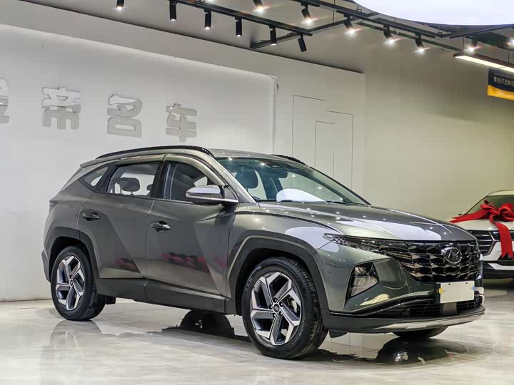 Photo 3 - Hyundai Tucson L