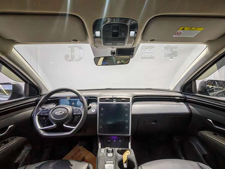 Photo 4 - Hyundai Tucson L