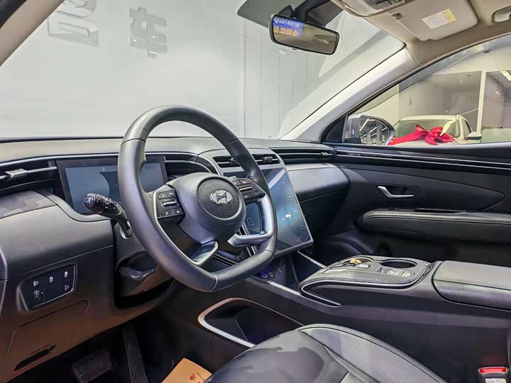 Photo 5 - Hyundai Tucson L