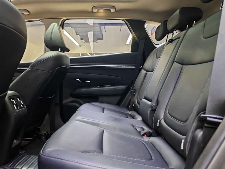 Photo 6 - Hyundai Tucson L