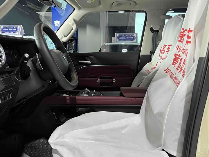 Фото 4 - Tank 300