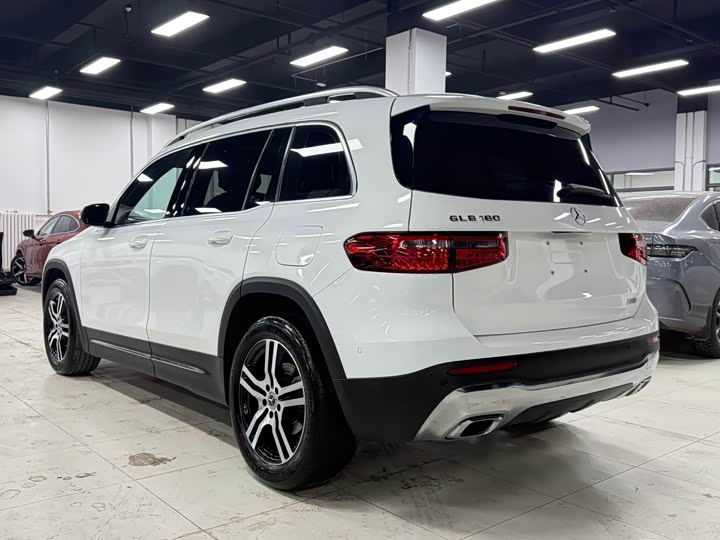 Фото 6 - Mercedes-Benz GLB-Class