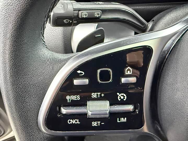 Фото 8 - Mercedes-Benz GLB-Class