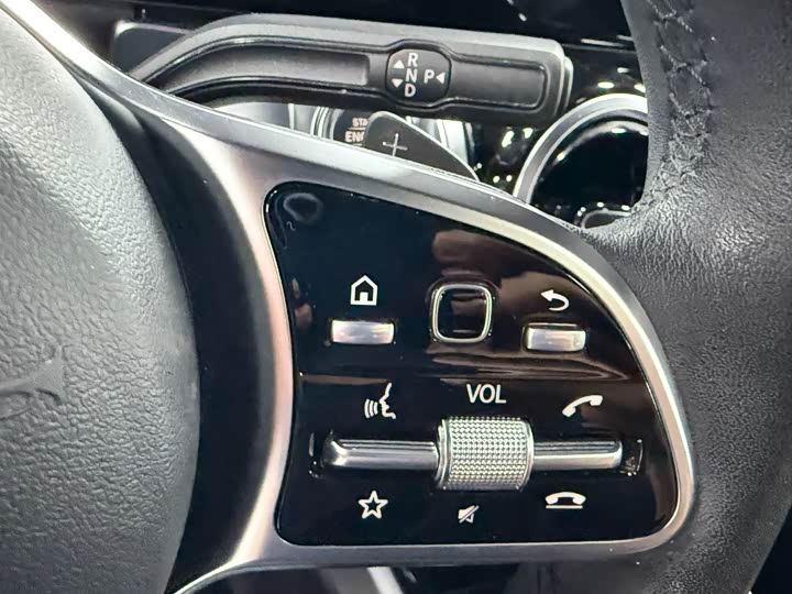 Фото 9 - Mercedes-Benz GLB-Class