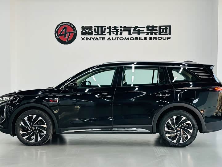 Photo 3 - Hongqi HS7 Hybrid