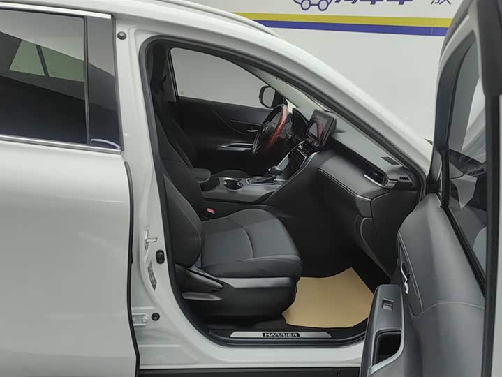 Фото 8 - Toyota Harrier