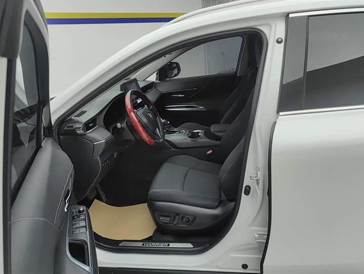 Фото 9 - Toyota Harrier