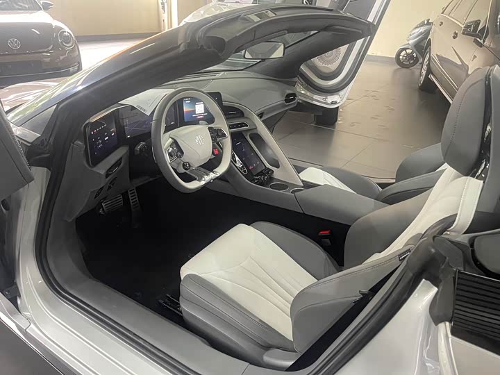 Фото 10 - MG Motor Cyberster